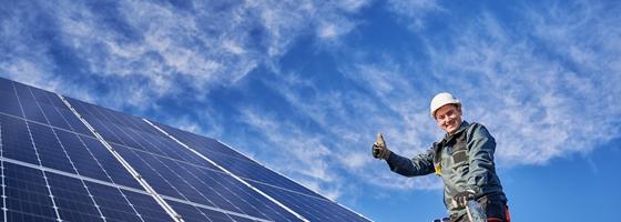 Wat houdt de verplichting van zonnepanelen voor grote elektriciteitsverbruikers in?